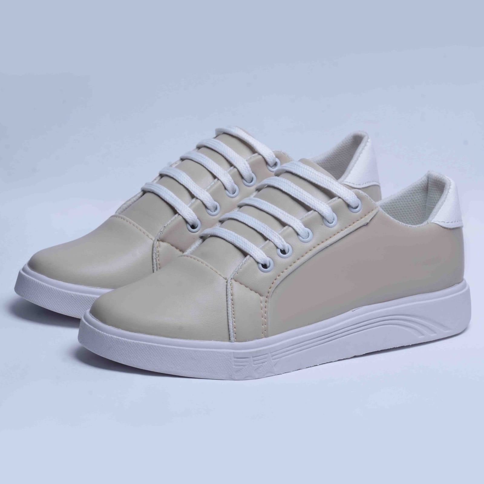 casual sneaker for women