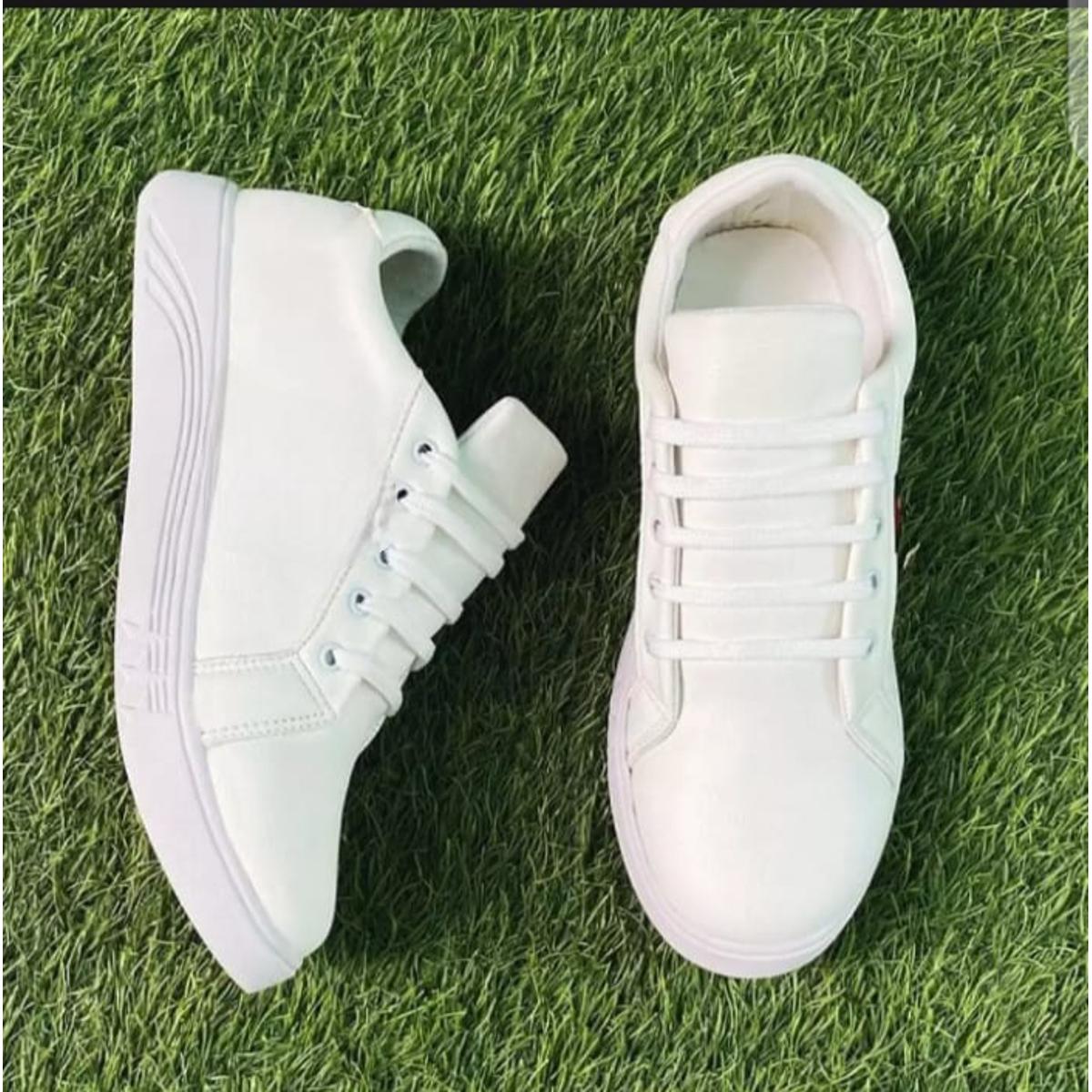 casual sneaker for women